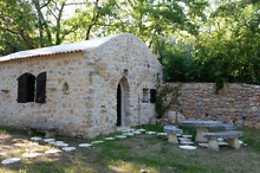 Le donjon des combes et cabane du Pioupiou