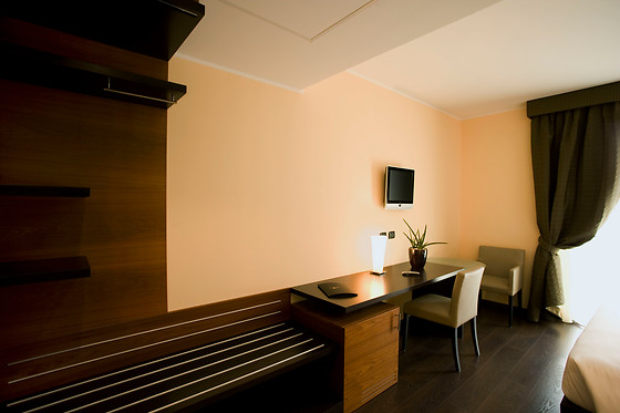 Red's Redaelli Hotel - photo 6