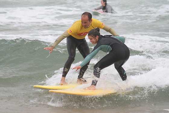 ESCUELA CÁNTABRA DE SURF - photo 1