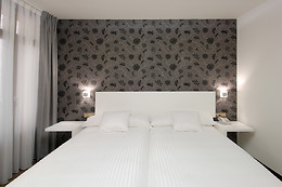 HOTEL CIENBALCONES
