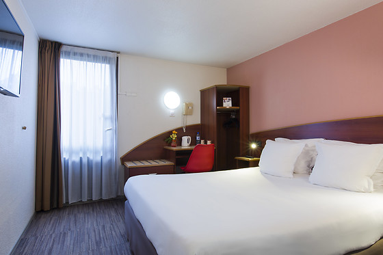 Comfort Hotel Etampes - photo 1