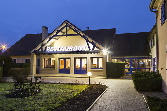 Comfort Hotel Etampes - photo 0
