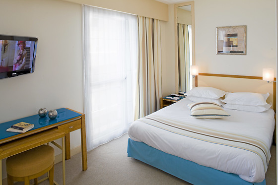Hôtel Les Roches Noires - photo 1