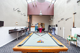 Gatsby Hotel & Restaurant by HappyCulture