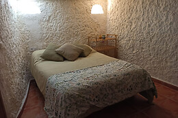 CASA CUEVA ENTRE HOCES