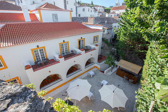 CASA DAS SENHORAS RAINHAS - SOCIEDADE TURISTICA - photo 0