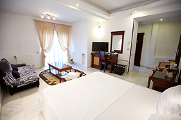 Hotel Bliss