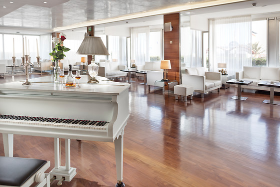 Hotel Ascot - photo 1