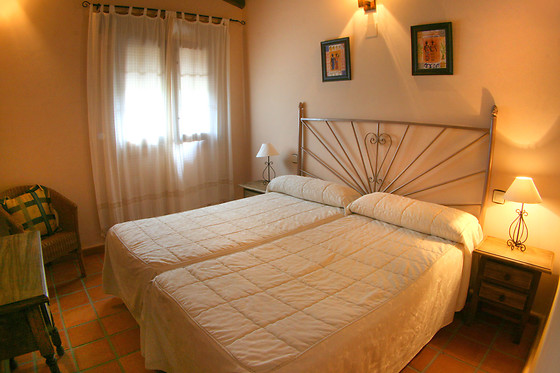 POSADAS DE GRANADILLA - photo 2