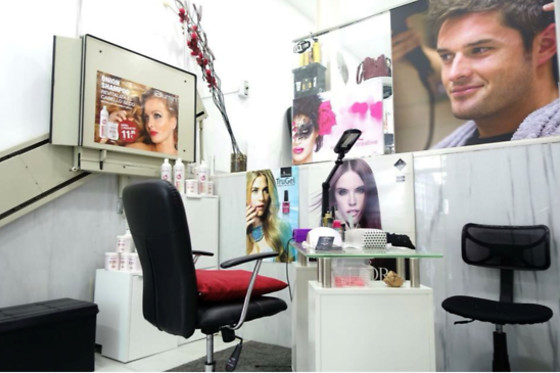 STUDIO REINA BEAUTY SALON - photo 2