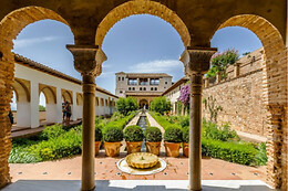 GRANADA TURISMO Y OCIO