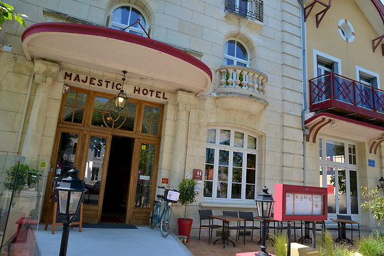 Majestic Hotel - photo 1