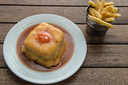 SANTA FRANCESINHA